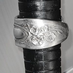 Vintage 1881 Rogers silverplate handmade spoon ring Floral Flower S11